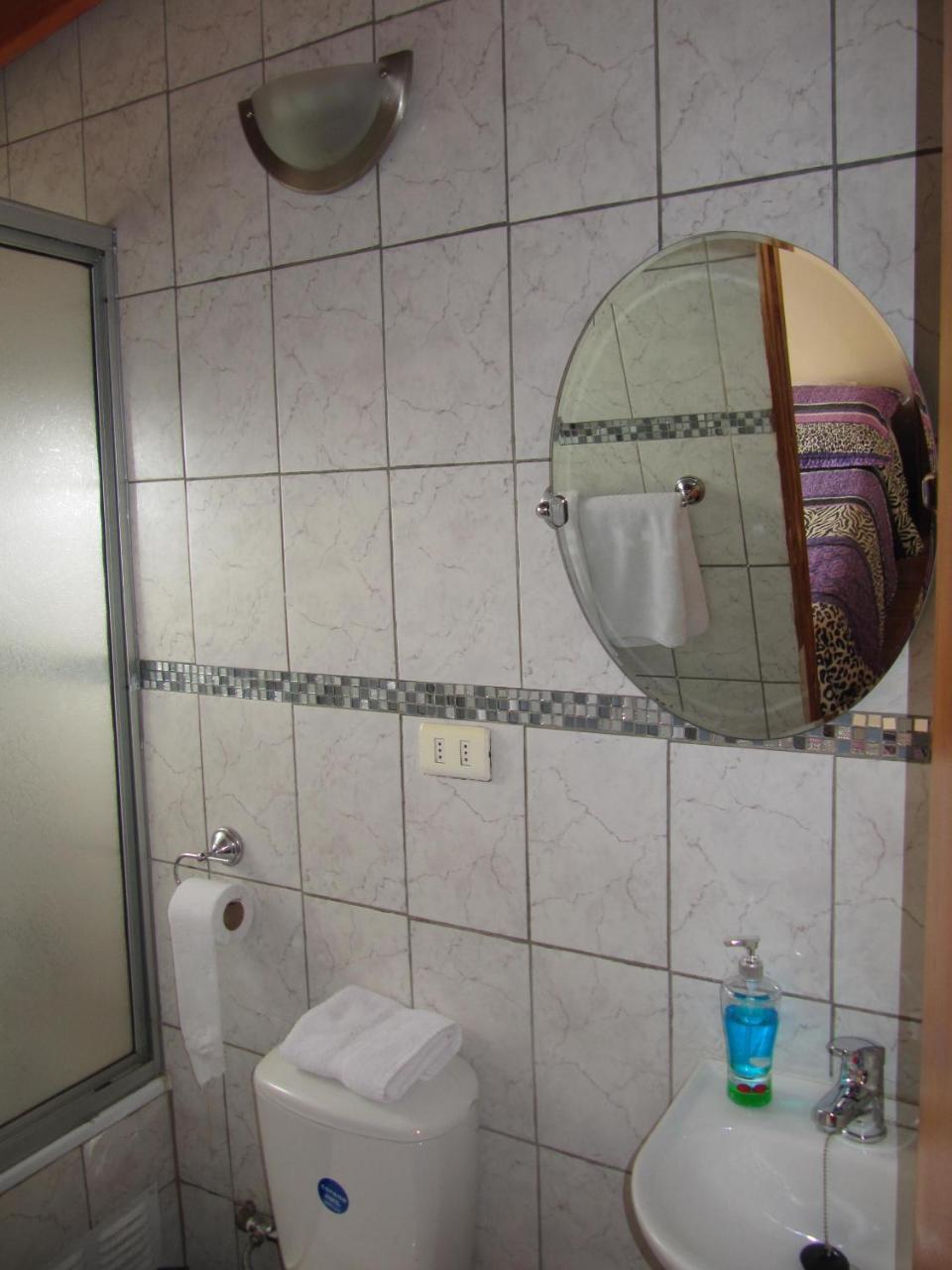 Hospedaje Los Cipreses Coyhaique Buitenkant foto