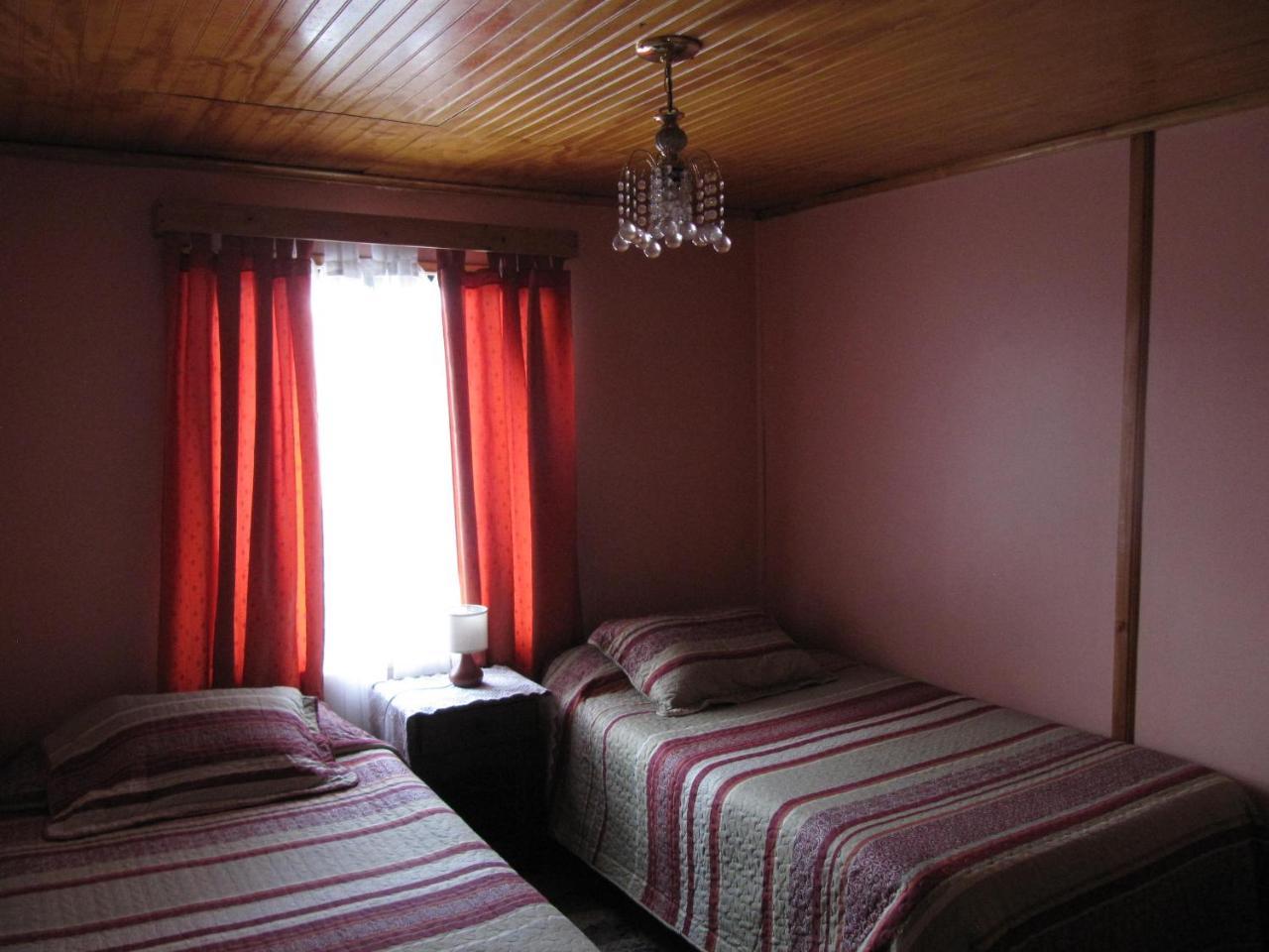 Hospedaje Los Cipreses Coyhaique Buitenkant foto