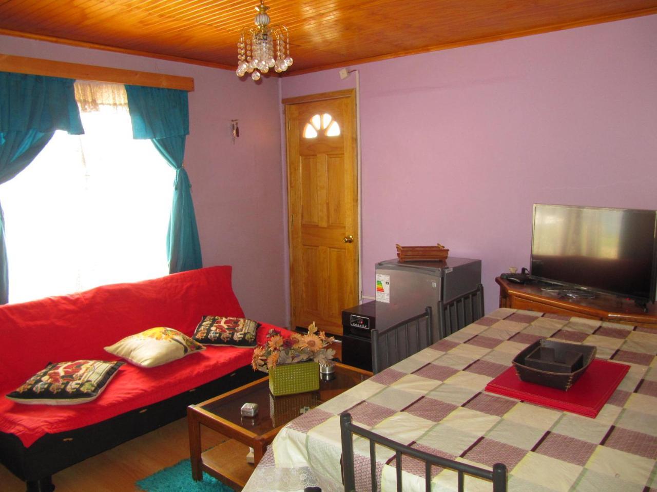 Hospedaje Los Cipreses Coyhaique Buitenkant foto