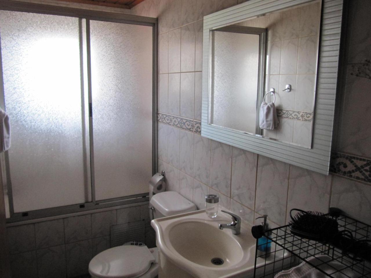 Hospedaje Los Cipreses Coyhaique Buitenkant foto